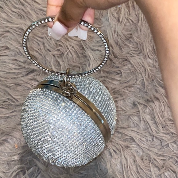 CRYSTAL BALL PURSE - Picture 2 of 3